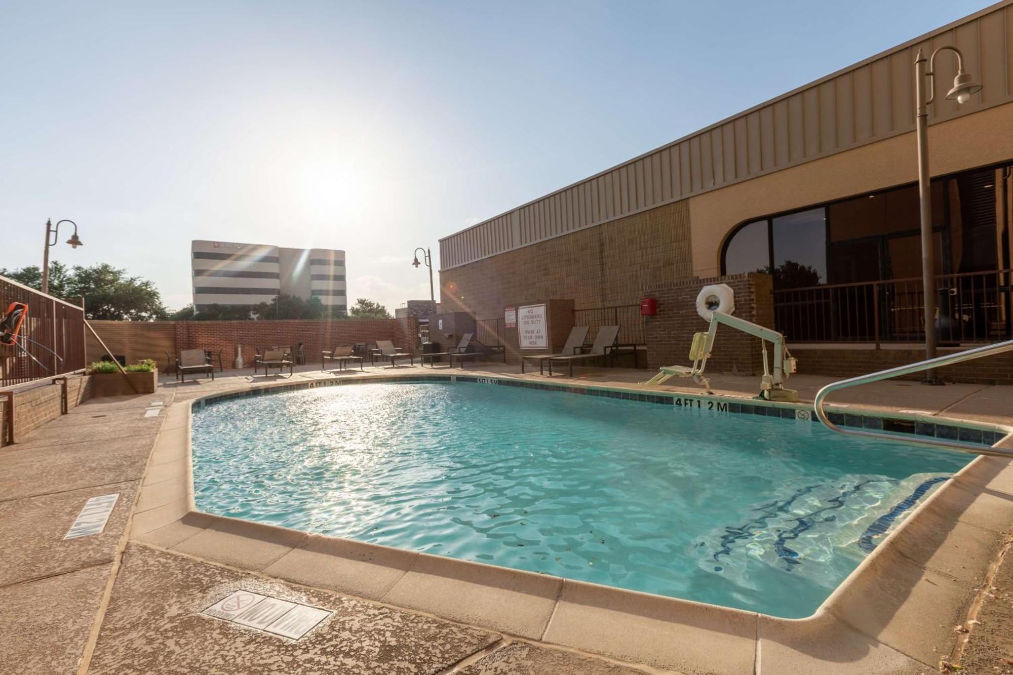 Doubletree By Hilton Dallas/Richardson Exterior foto