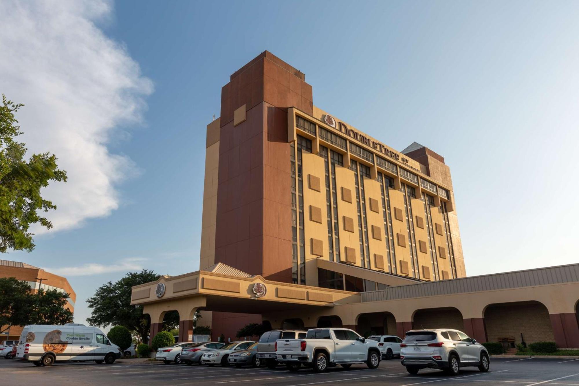 Doubletree By Hilton Dallas/Richardson Exterior foto